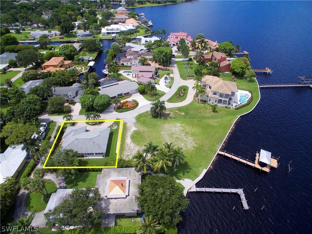 973 Aqua Ln., Fort Myers, FL 33919