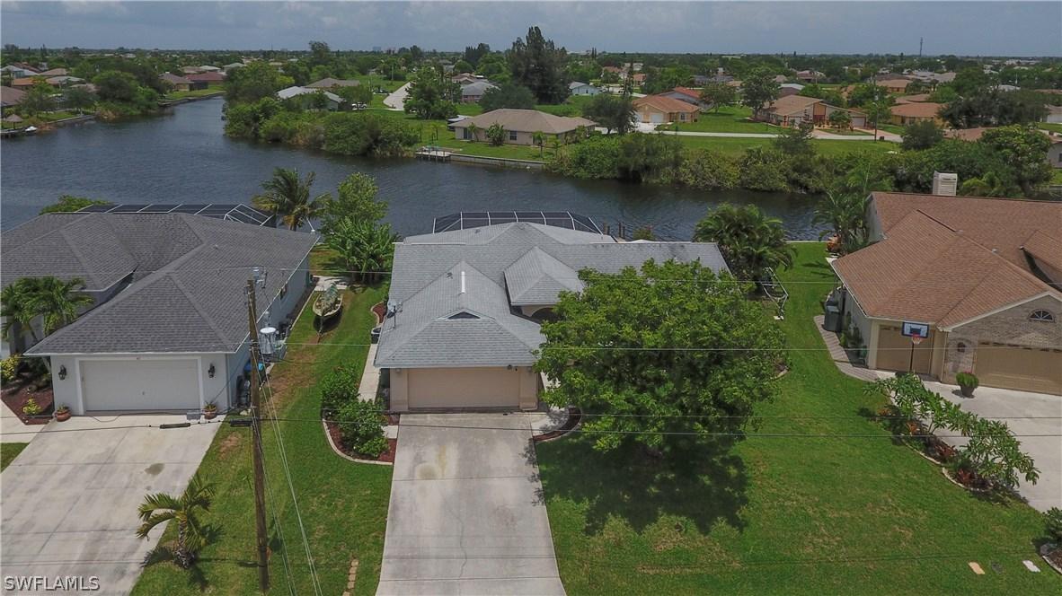 421 SE 4th Pl., Cape Coral, FL 33990