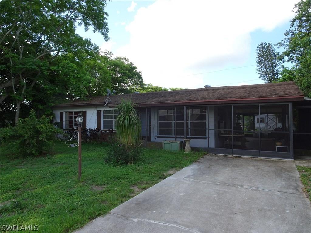 102 Oregon Rd., Lehigh Acres, FL 33936