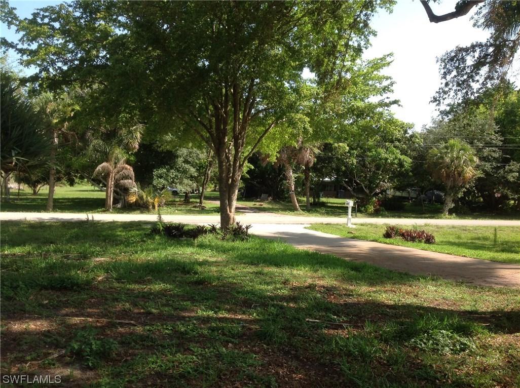 5227 Myrtle Ln., Naples, FL 34113