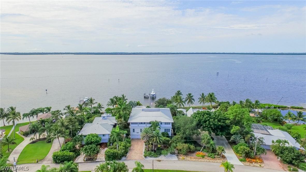 3583 San Carlos Dr., St James City, FL 33956