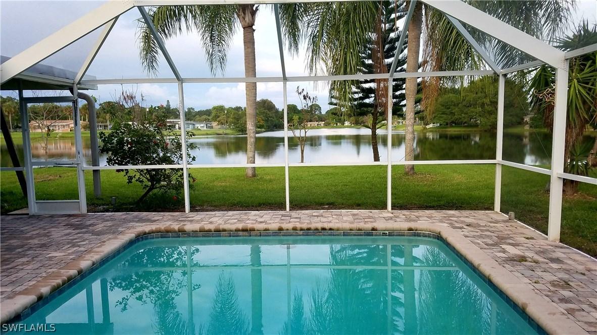 18 Greenwood Ave., Lehigh Acres, FL 33936