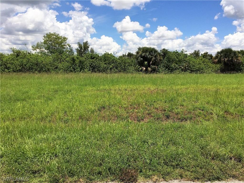 2047 NE 17th Ter., Cape Coral, FL 33909