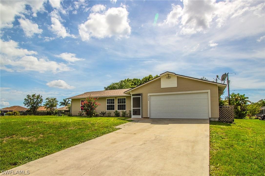 2504 NE 22nd Pl., Cape Coral, FL 33909