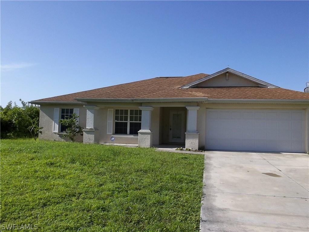870 Clow St., Lehigh Acres, FL 33974