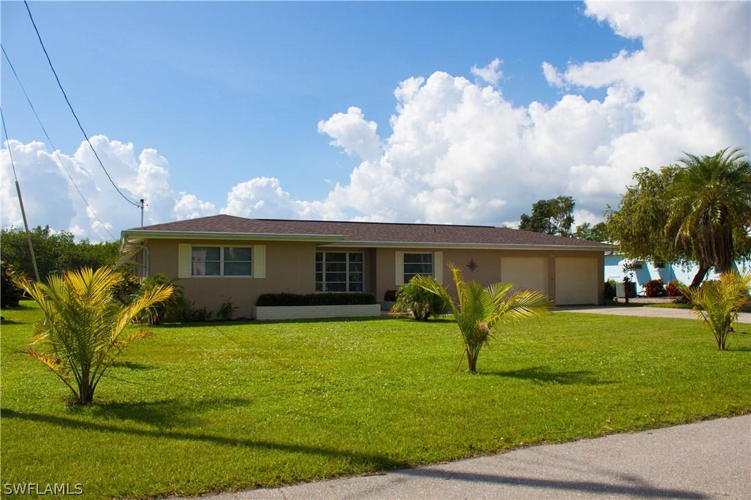 1299 Thompson St., North Fort Myers, FL 33903