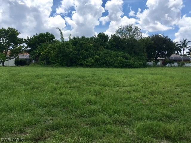 2129 SE 10th Pl., Cape Coral, FL 33990