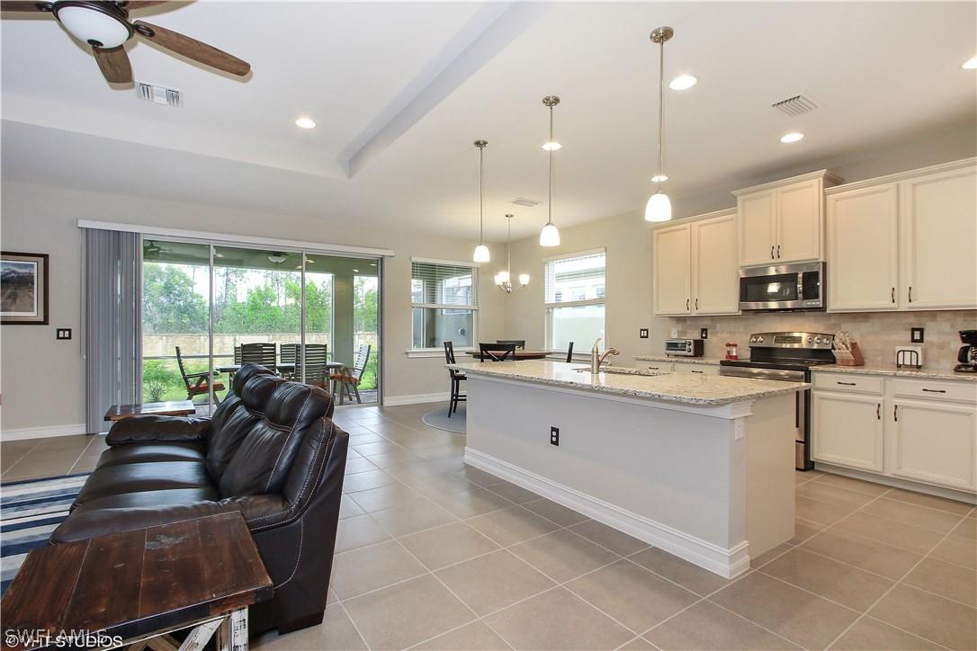 3881 King Williams St., Fort Myers, FL 33916