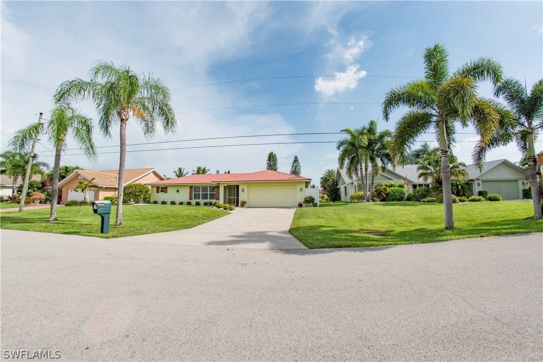 617 SE 33rd Ter., Cape Coral, FL 33904