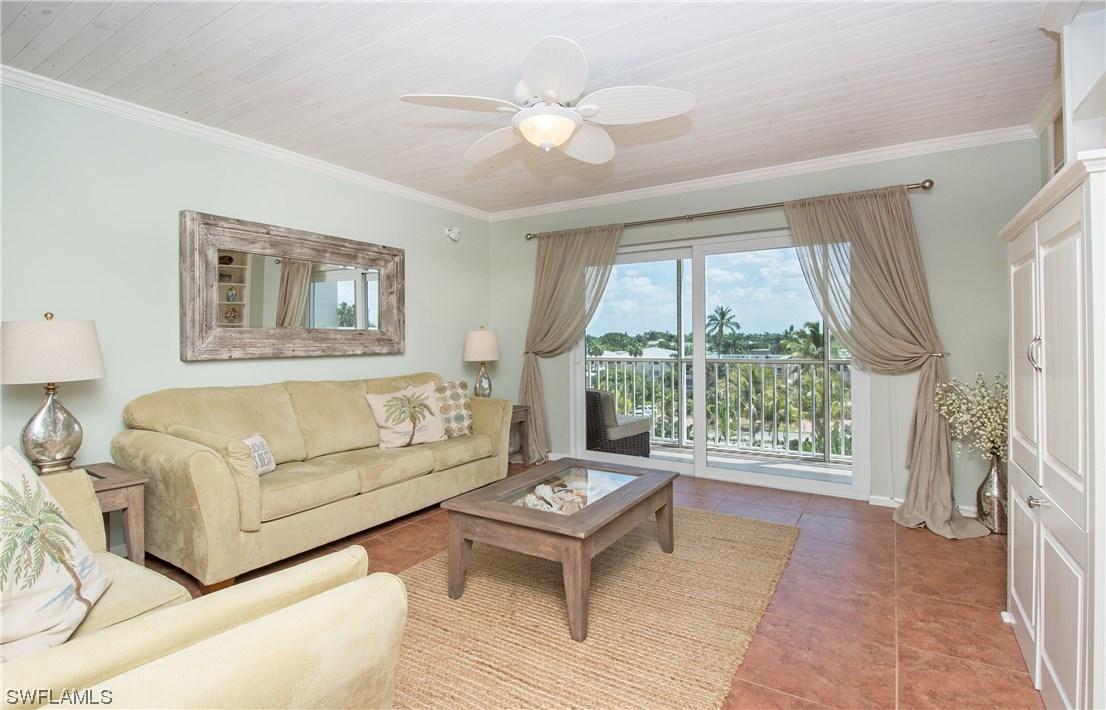 1977 Gulf Shore Blvd. #502, Naples, FL 34102