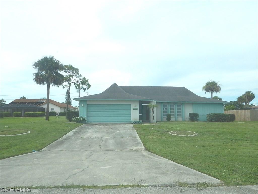 1630 Country Club Pkwy., Lehigh Acres, FL 33936