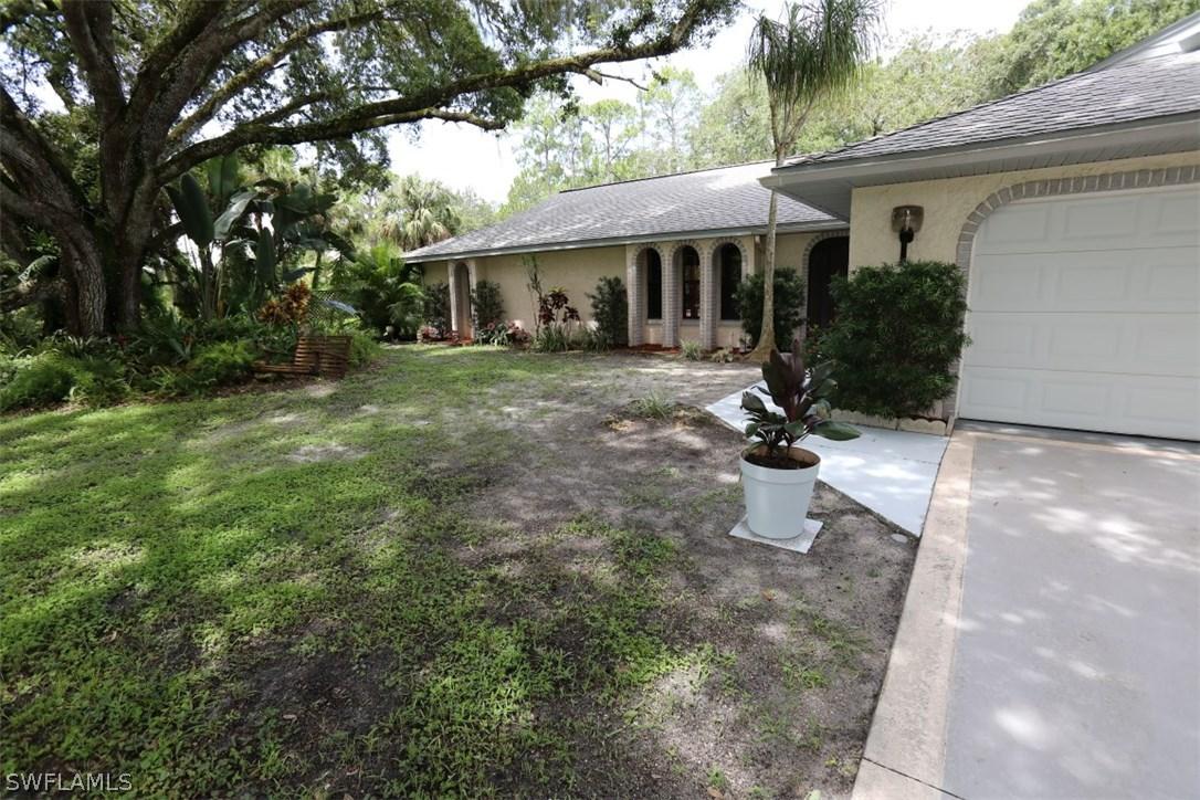 409 Lake Ave., Lehigh Acres, FL 33972