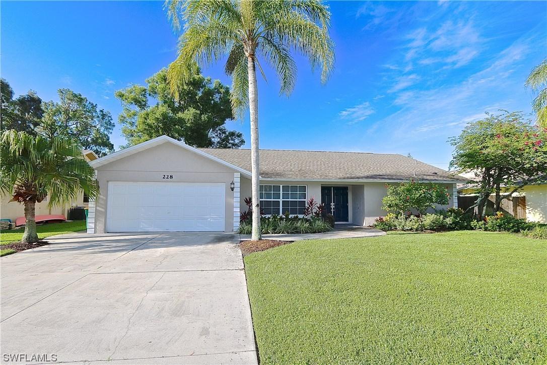 228 Kirtland Dr., Naples, FL 34110