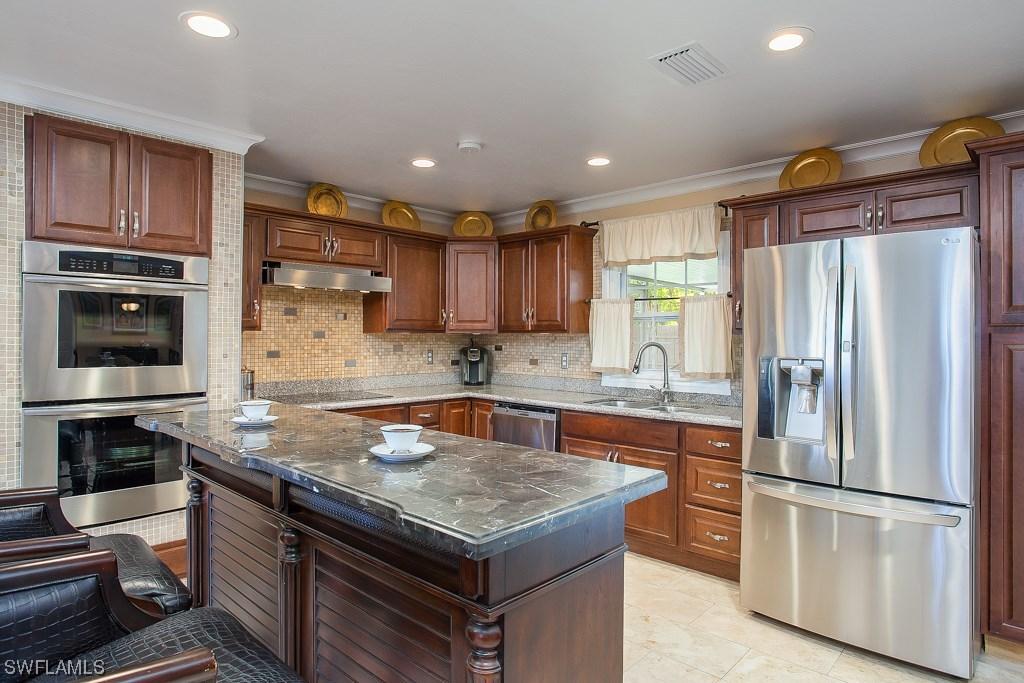 2820 53rd St., Naples, FL 34116