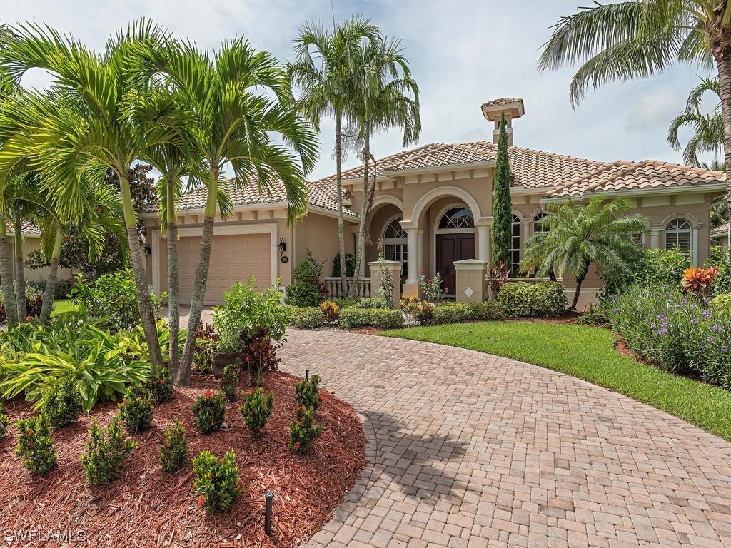 1004 Tivoli Dr., Naples, FL 34104