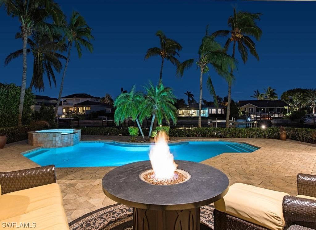 255 Mermaids Bight, Naples, FL 34103