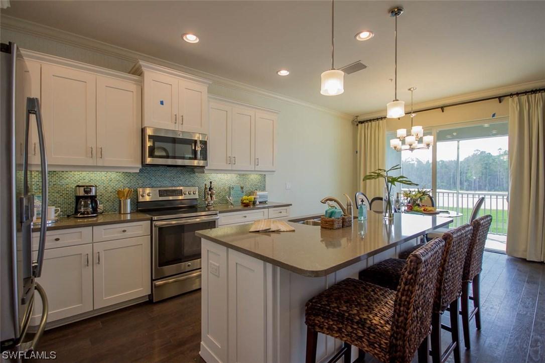 6934 Davis Blvd #406, Naples, FL 34112