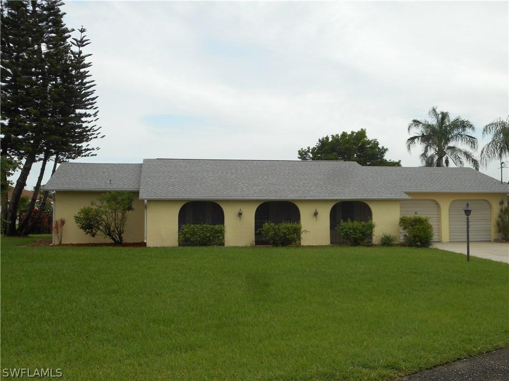 2404 Bay Plz., Lehigh Acres, FL 33936