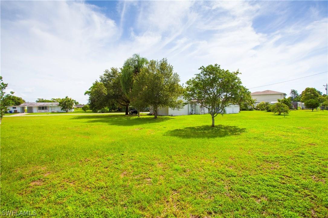 106 Davis Rd., Lehigh Acres, FL 33936