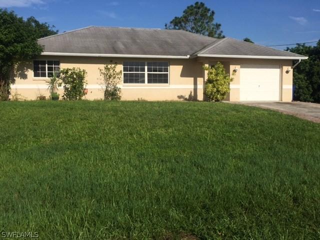 901 Acroft Ave., Lehigh Acres, FL 33971