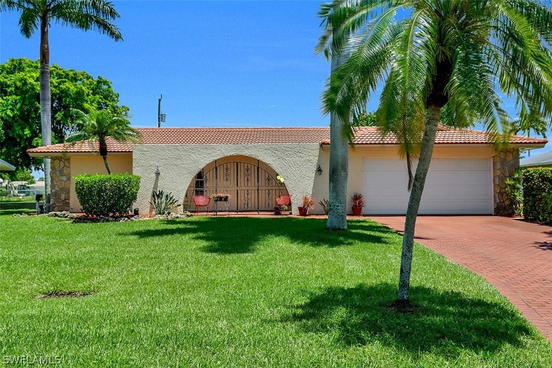 547 Coral Dr., Cape Coral, FL 33904