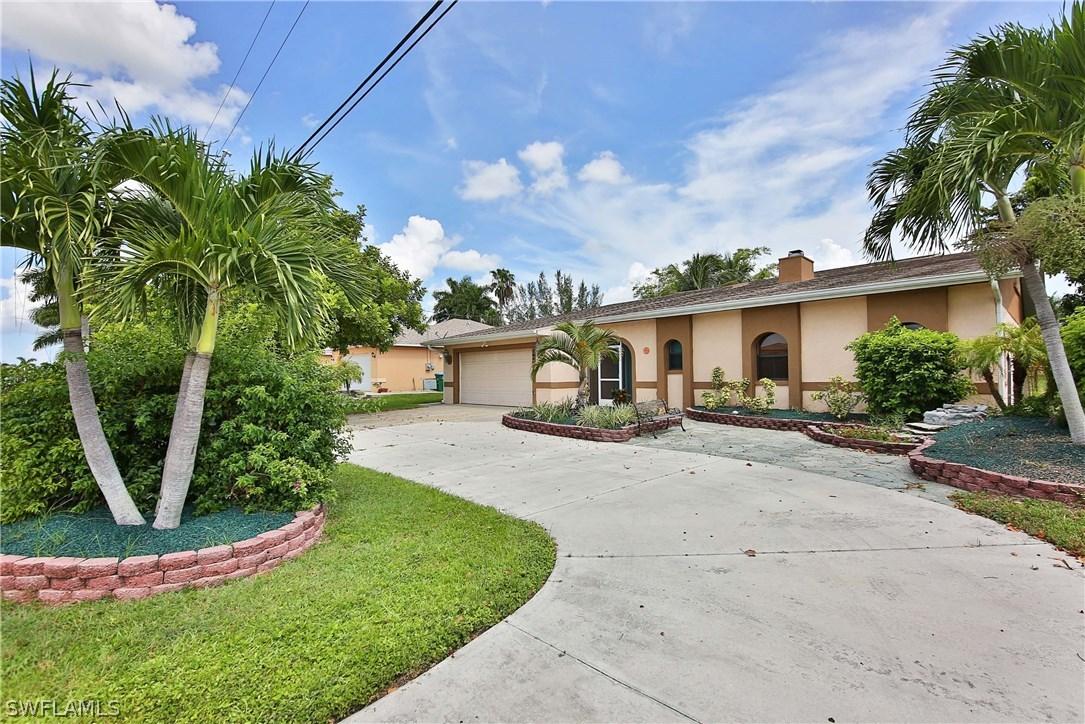 221 SE 29th Ter., Cape Coral, FL 33904