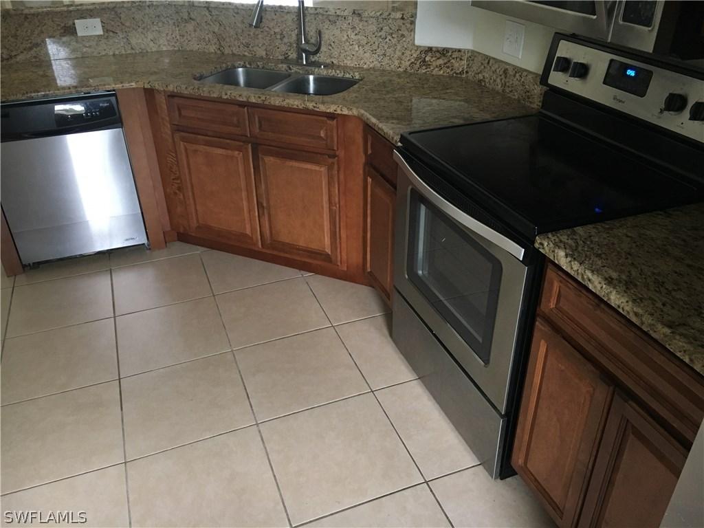 366 Colonade Ct., Kissimmee, FL 34758