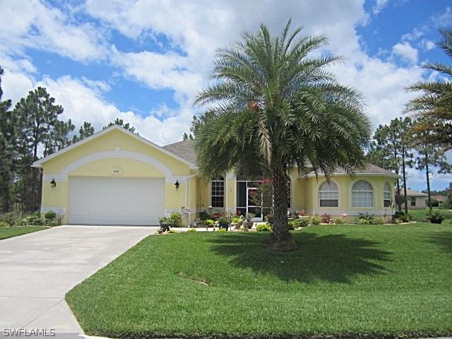 416 Harshaw St., Lehigh Acres, FL 33974