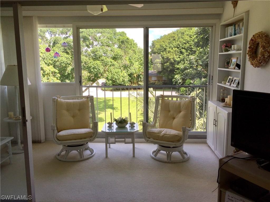 668 Broad Ave. #J668, Naples, FL 34102