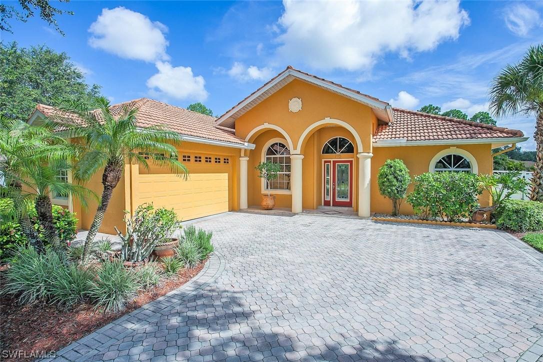 715 Pine Crest Ln., Naples, FL 34104