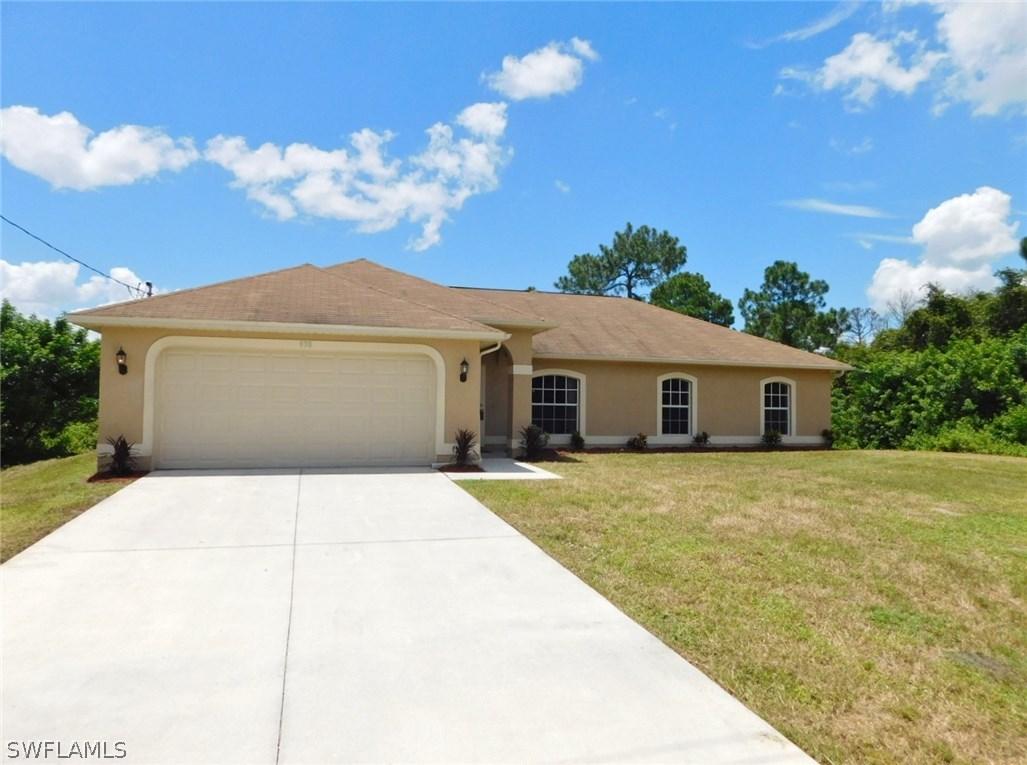 938 Graystone Ave., Lehigh Acres, FL 33974