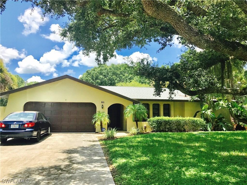 611 Henry Ave., Lehigh Acres, FL 33972