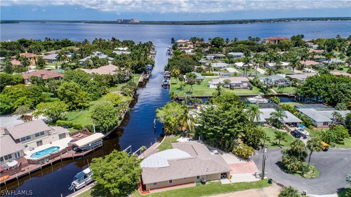 15401 Myrtle St., Fort Myers, FL 33908