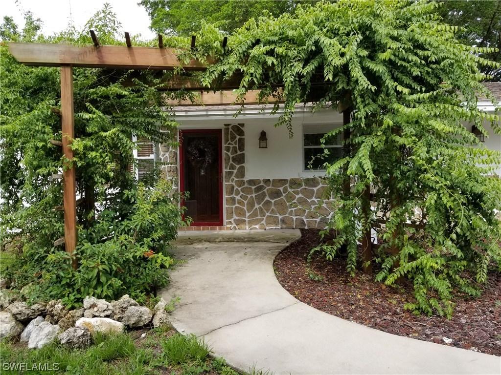 228 Oklahoma Ave., Fort Myers, FL 33905