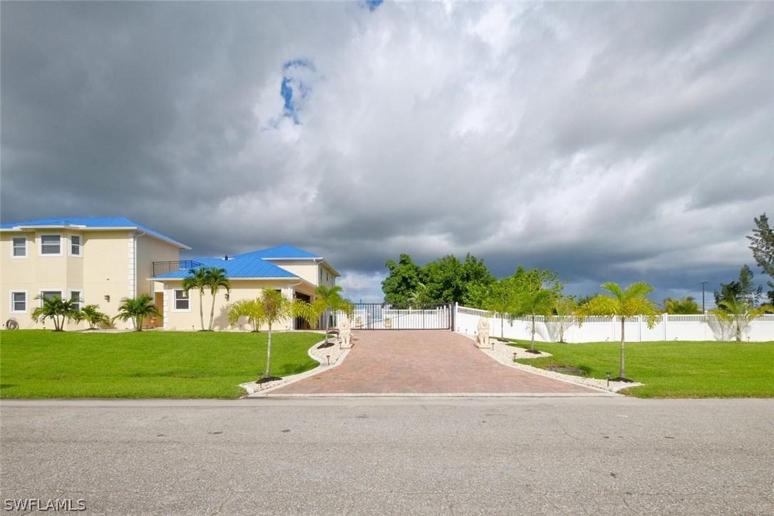 416 NW 7th Pl., Cape Coral, FL 33993