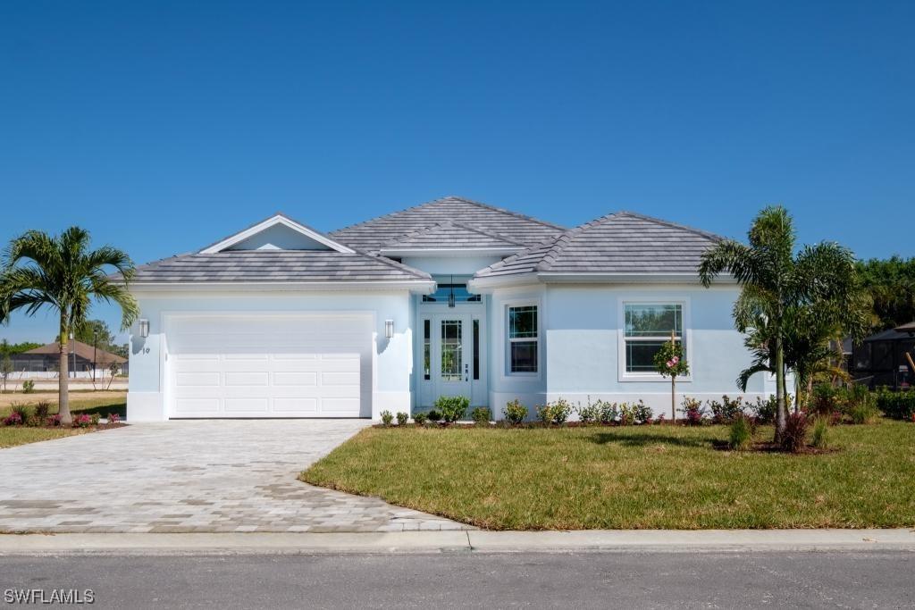 19 Willoughby Dr., Naples, FL 34110