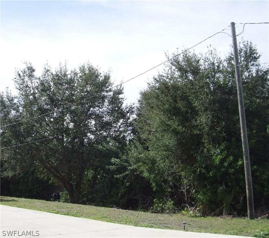 2013 Venice Ave., Lehigh Acres, FL 33971