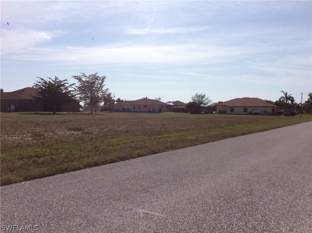 203 NW 38th Pl., Cape Coral, FL 33993