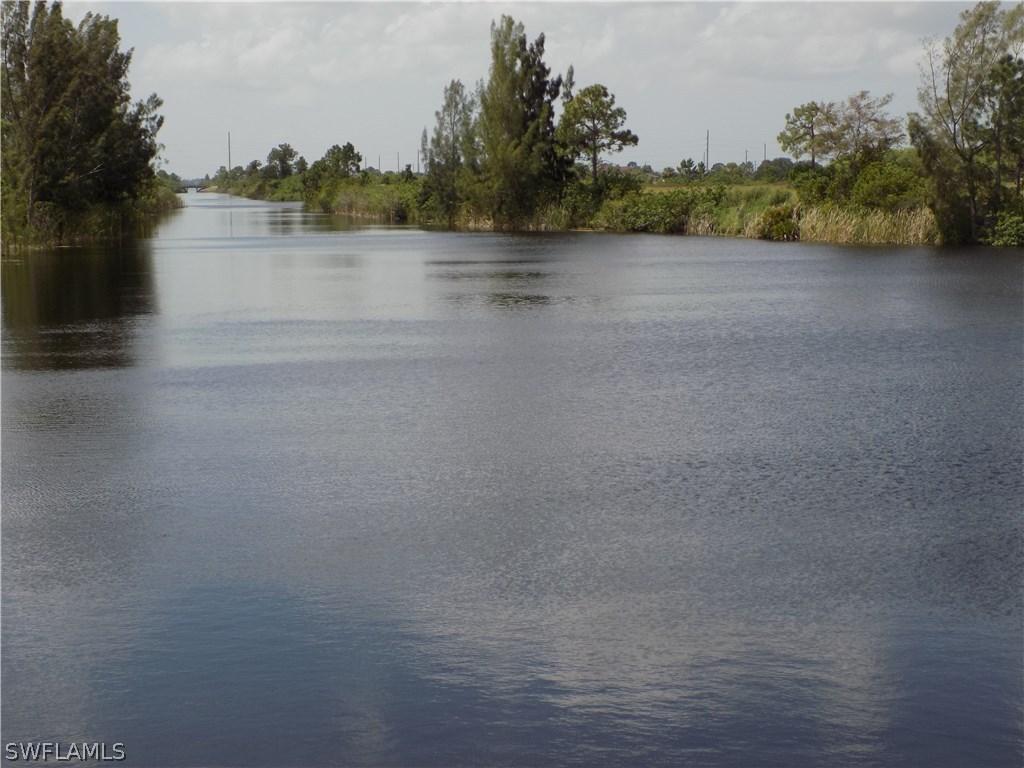 910 NW 30th St., Cape Coral, FL 33993