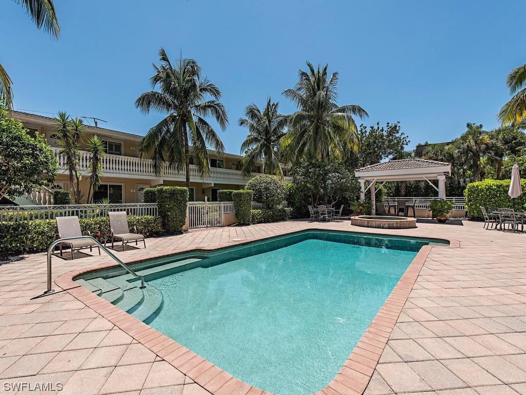 980 7th Ave. #101, Naples, FL 34102