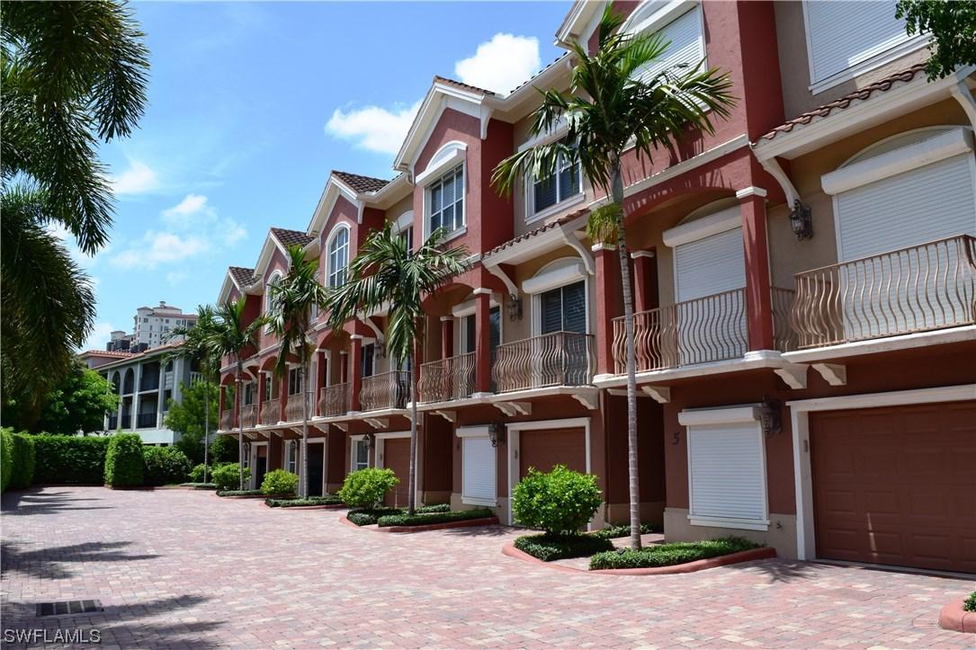 9207 Vanderbilt Dr. #2, Naples, FL 34108