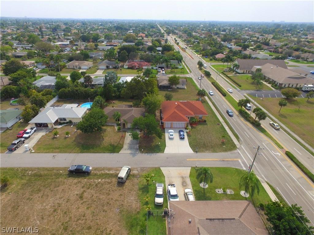 902 SE 26th St., Cape Coral, FL 33904