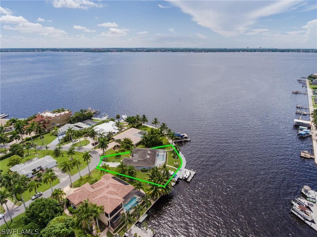 218 Bayshore Dr., Cape Coral, FL 33904