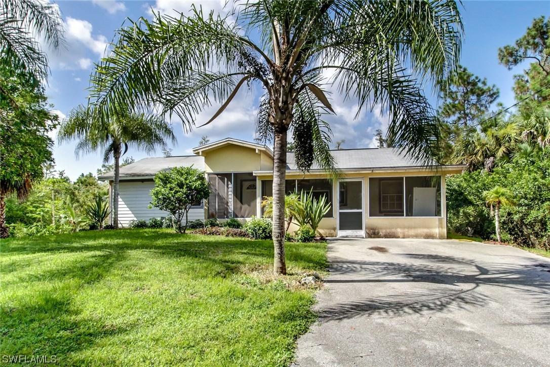 241 39th Ave., Naples, FL 34120