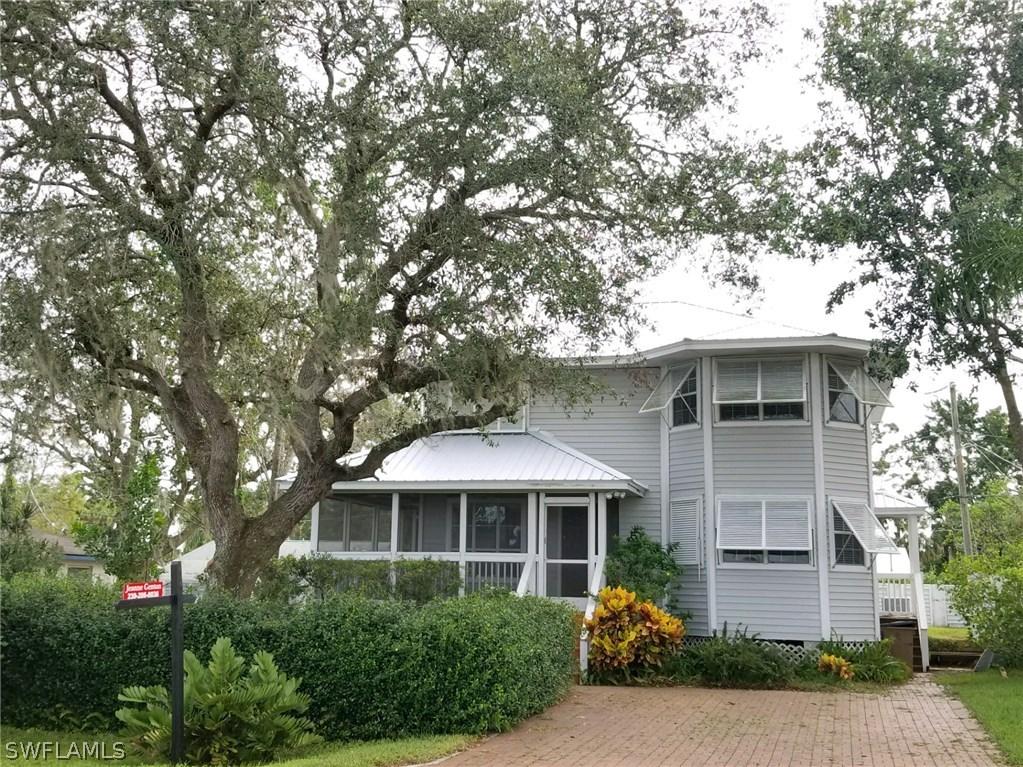 2040 Clarke Ave., Fort Myers, FL 33905