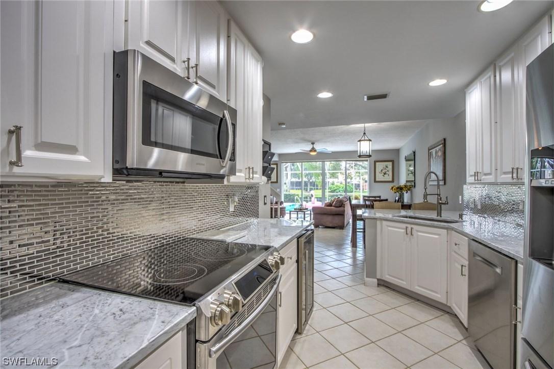 5709 Cove Cir. #39, Naples, FL 34119