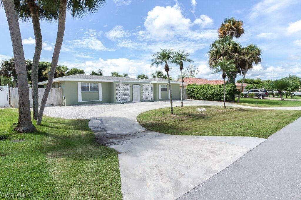 4330 22nd Pl., Naples, FL 34116