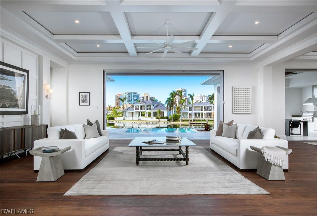 4215 Crayton Rd., Naples, FL 34103