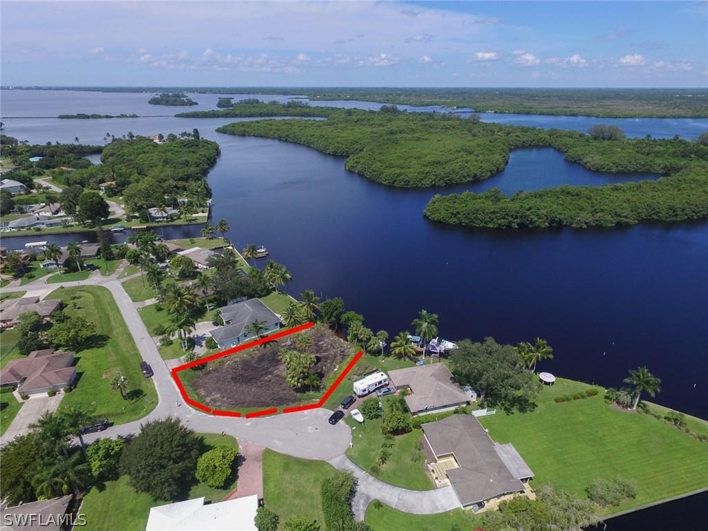 4979 E Riverside Dr., Fort Myers, FL 33905