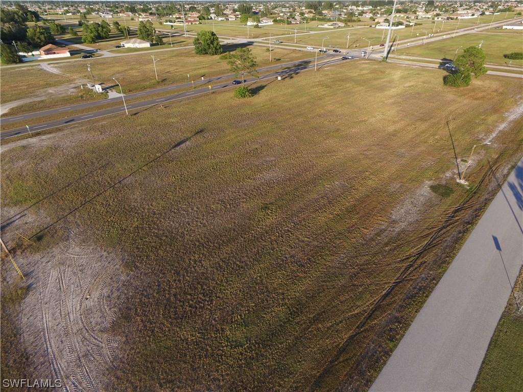 27 NW 15th Ter., Cape Coral, FL 33993